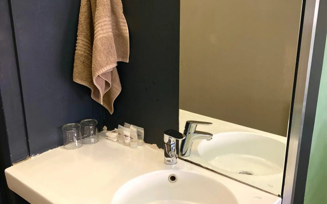 Bannister Hotel