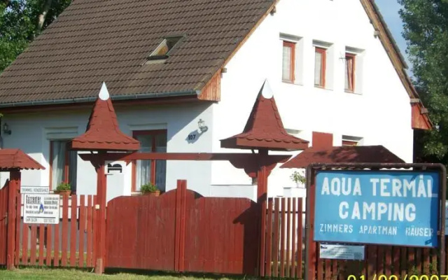 Aqua Termál Camping, Vendégházak