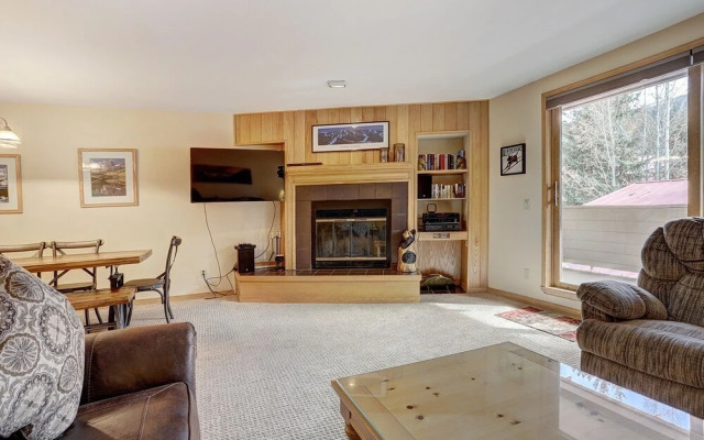 107 Ski Run 2 Bedroom Condo by RedAwning