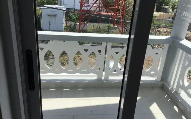 Immaculate 3-bed Apartment in Flic en Flac