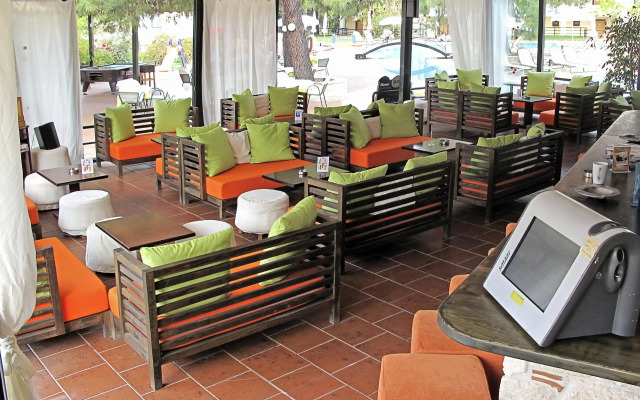 Zeus Eleva Kassandra Lagoon