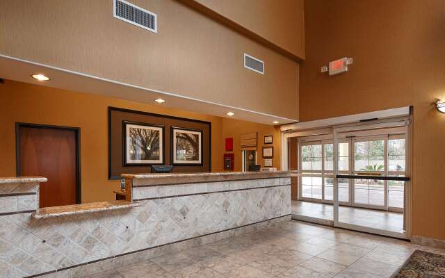 Best Western Plus New Caney Inn & Suites