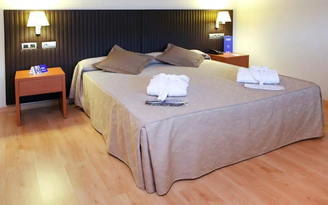 Hostal Antic Balneari De Rocallaura