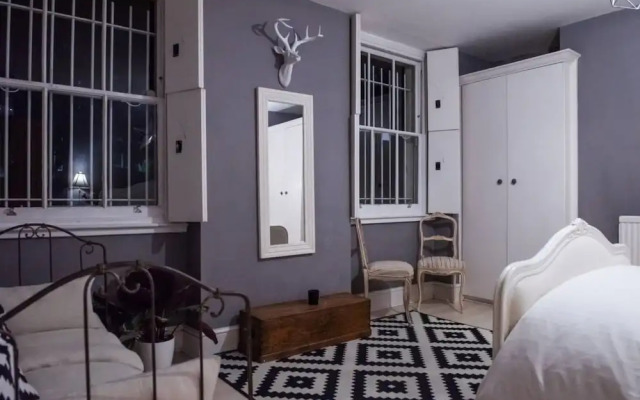Homely 2 Bedroom Flat in North London