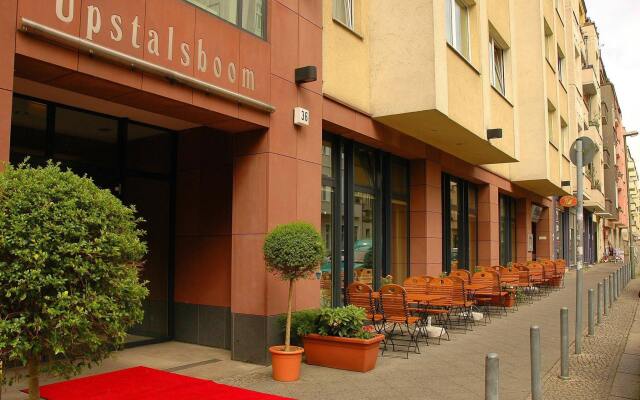 Отель Upstalsboom Hotel Friedrichshain Германия, Берлин - 2 отзыва об отеле, цены и фото номеров - забронировать отель Upstalsboom Hotel Friedrichshain онлайн вид на фасад