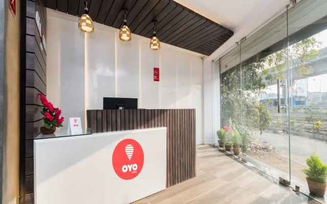 OYO 10614 Hotel Glassotel