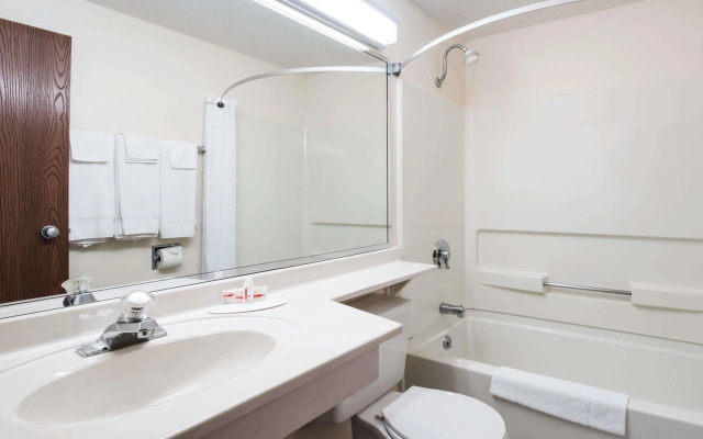 Serena Inn & Suites of Rapid City