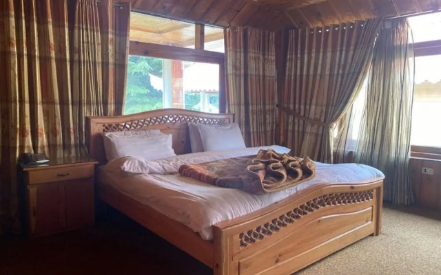PinePark Lake Luxury Resort Naran