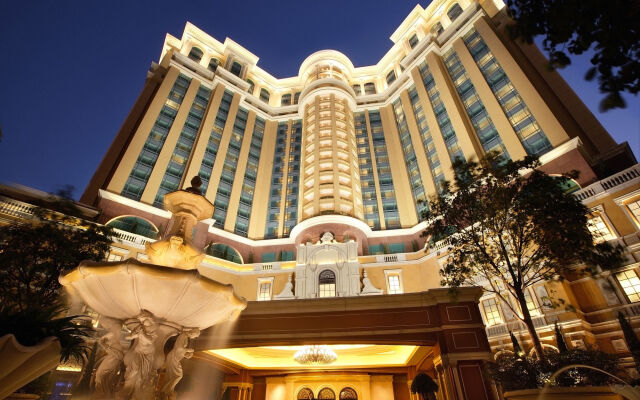 Four Seasons Hotel Macao at Cotai Strip
