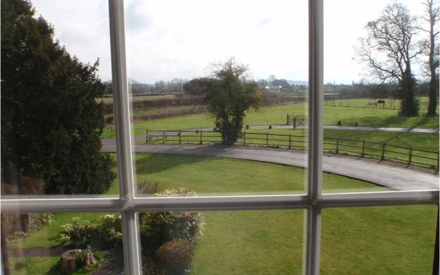 The Shaw Country Hotel