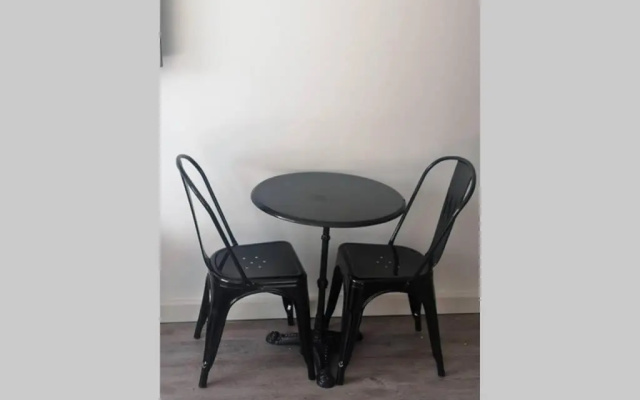Appartement design tout confort (parking gratuit)