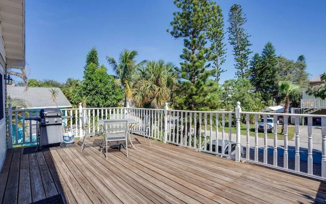 Beach Hideaway Upper Level