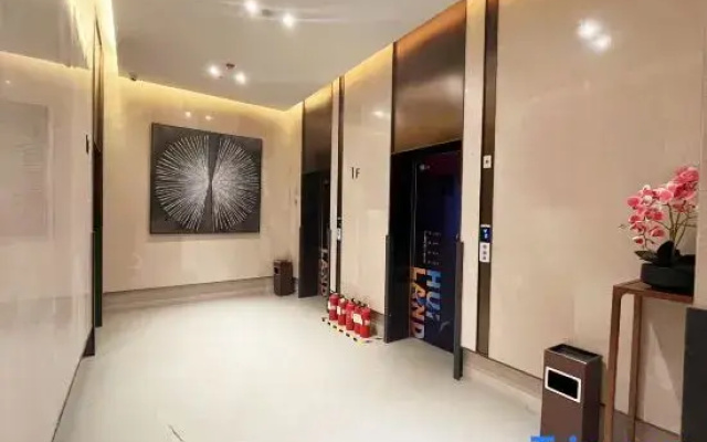 U⁺ Apartment