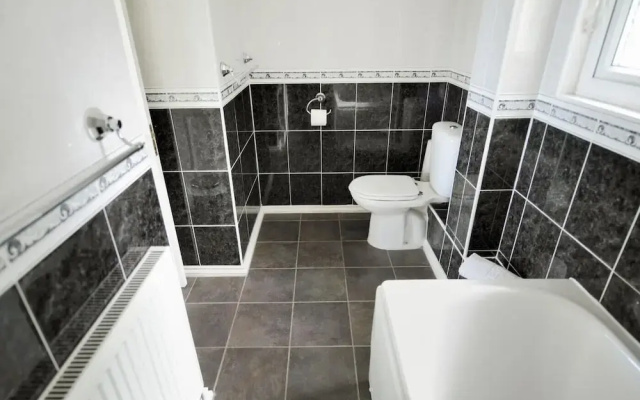 4 Coram Court