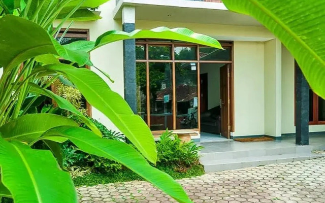 Hazel House Bandung By Zuzu