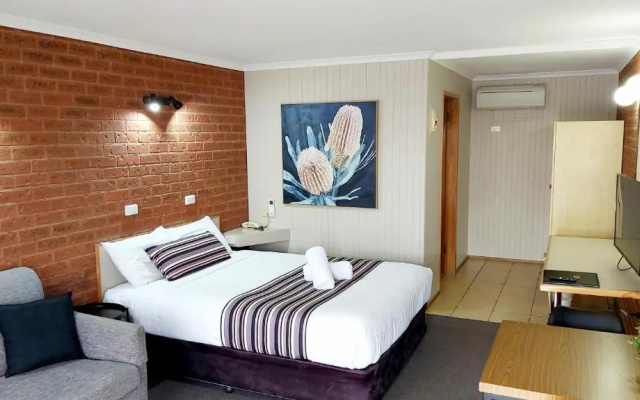 Country Mile Motor Inn