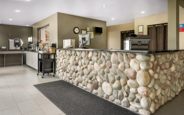 SureStay Plus Hotel by Best Western Lethbridge