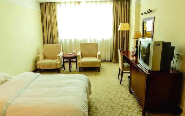 Holiday Hotel