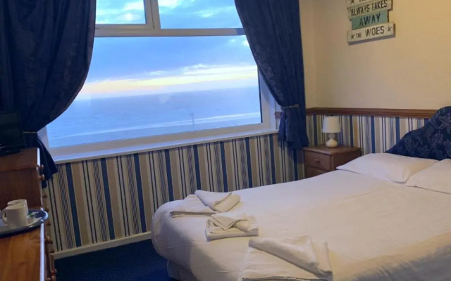 Canasta Hotel