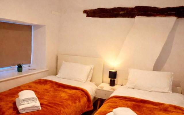 2 Bed - Work - Holiday - Pets Welcome - Parking