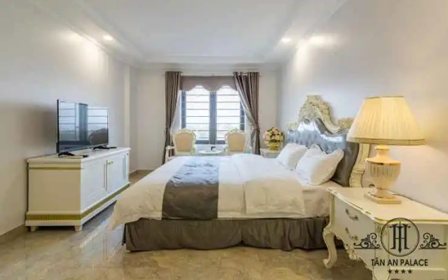 Tan An Palace Hotel & Serviced Apartment
