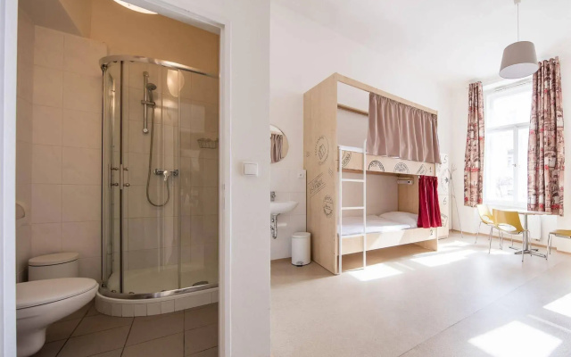Post Hostel Prague