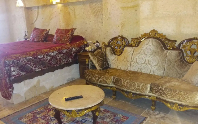 Oread Cave Suites