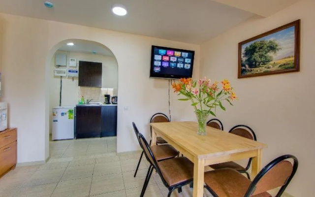 Leto Hostel