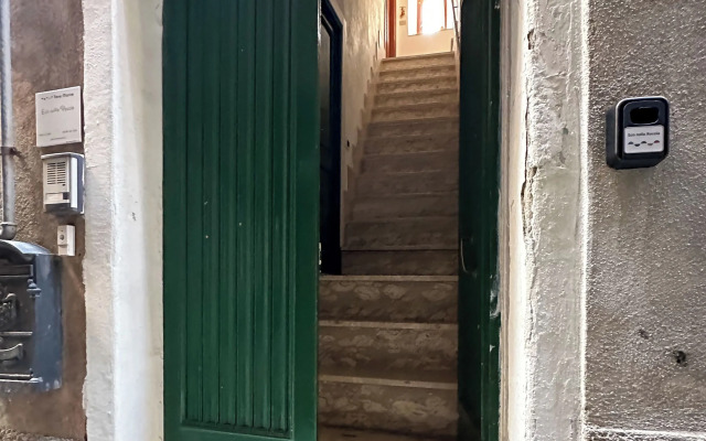 Ca' Bea Apartment with AC and Terrace
