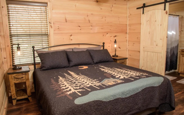 Copper Fox 3 Bedroom Cabin