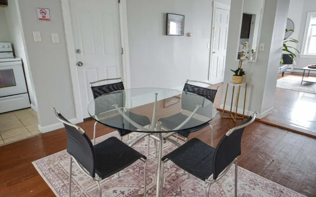 Modern2Bd Apartment