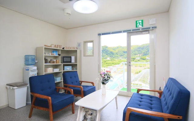 Marine Blue Where You Can Stay with Dogs
