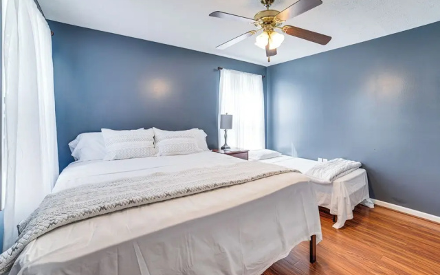 Spacious Champaign Home By University of Illinois!
