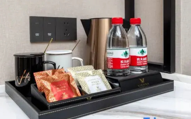 Vienna International Hotel (Chongqing Caijia Industrial Park Branch)