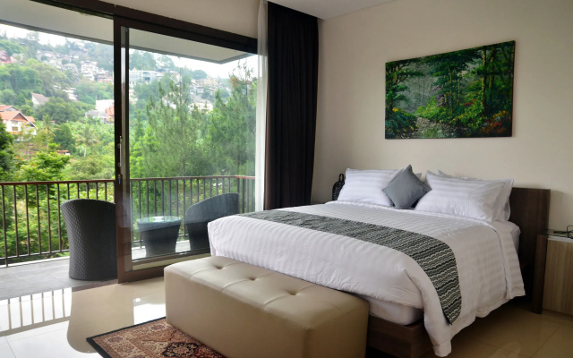 Chamomile Hill View 6BR Villa pool and movie room