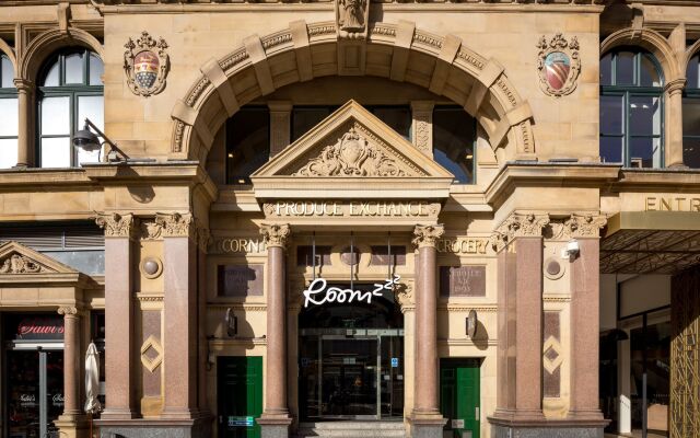 Отель Roomzzz Manchester Corn Exchange вид на фасад