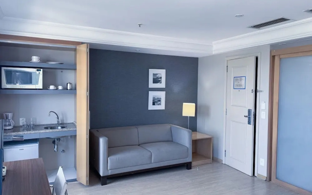Flat With Services and Pool - Barra