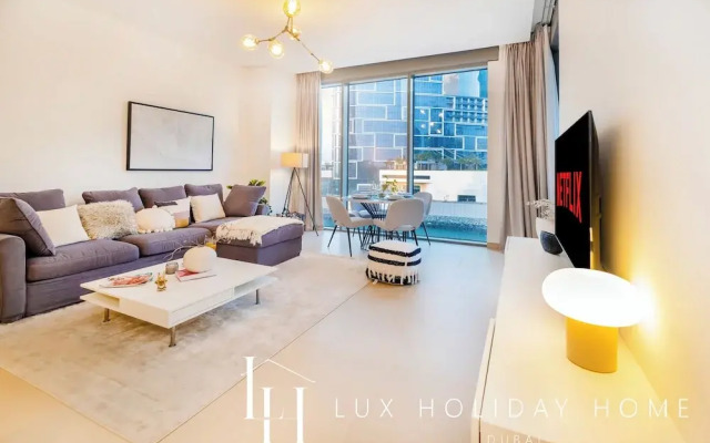 LUX 52 42 Deluxe Marina View Suite 2, Dubai