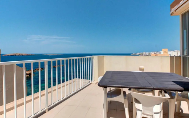 Modern Seaside 2 BR APT w Spectacular Views