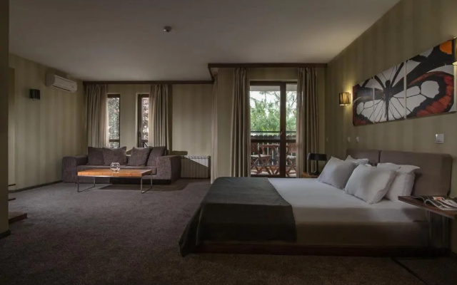 Uniqato Hotel