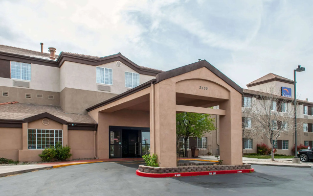 Отель Garner Albuquerque Airport by IHG