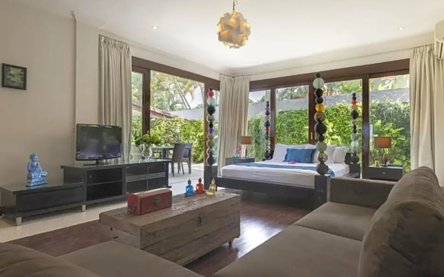 Spacious 8 bedroom pool villa in Canggu
