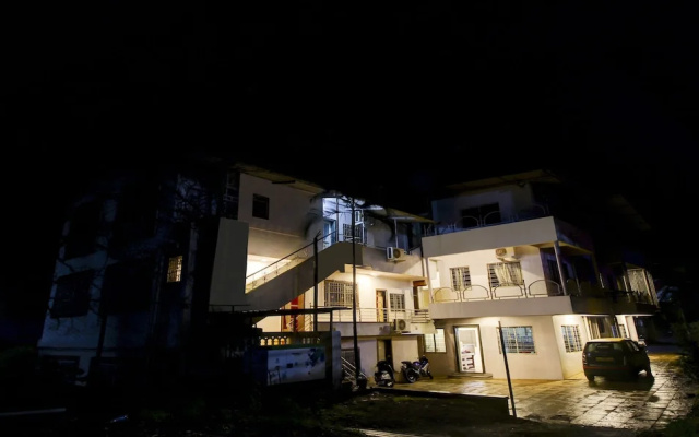 Hotel Gurukrupa by OYO Rooms