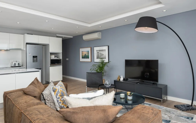 301 the Warwick