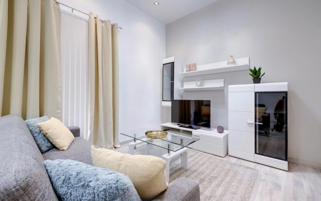 Gorgeous 1BR Apartment Steps to the Promenade