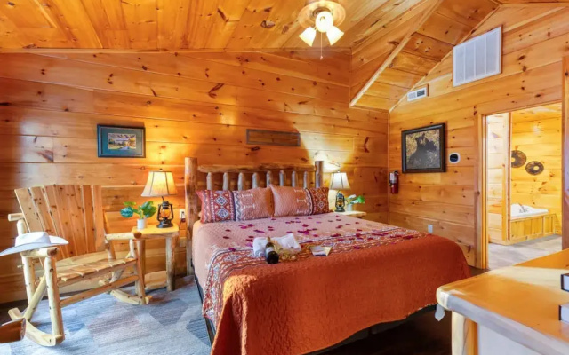 Whispering Pines Retreat By Ghosal Luxury Lodging