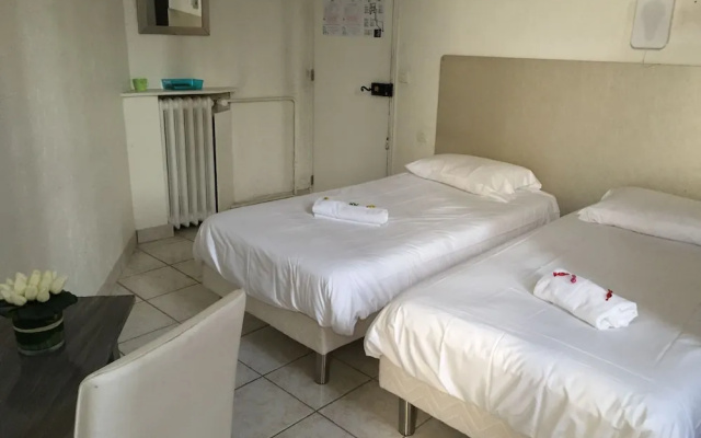 Hôtel Restaurant Le 8