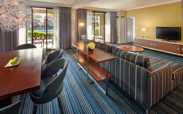 Doubletree by Hilton Newark - Fremont