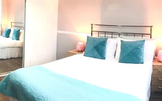 Luxury Open Plan 3bed Townhouse in Abergele