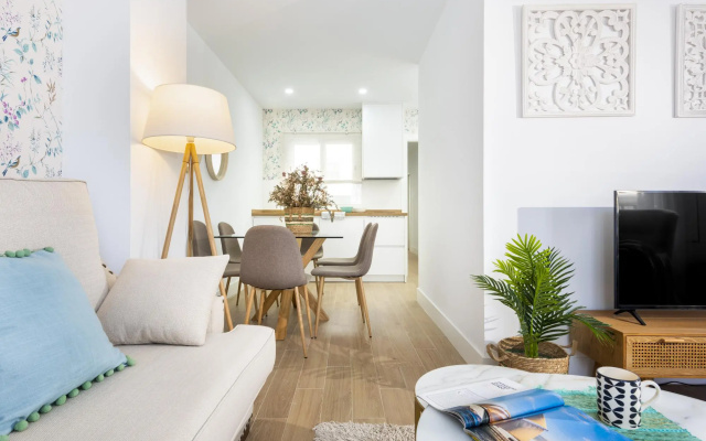 Lovely 3-bedroom Apartment Near Alameda Juan Rabadan I